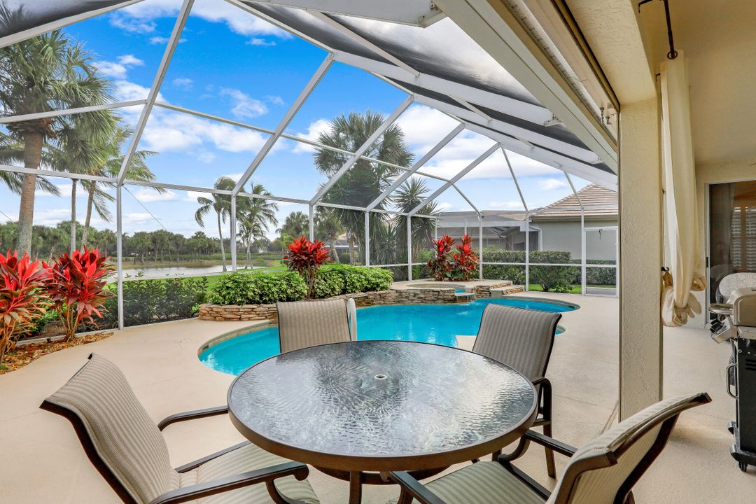23181 Oakglen Ln, Bonita Springs, FL 34135