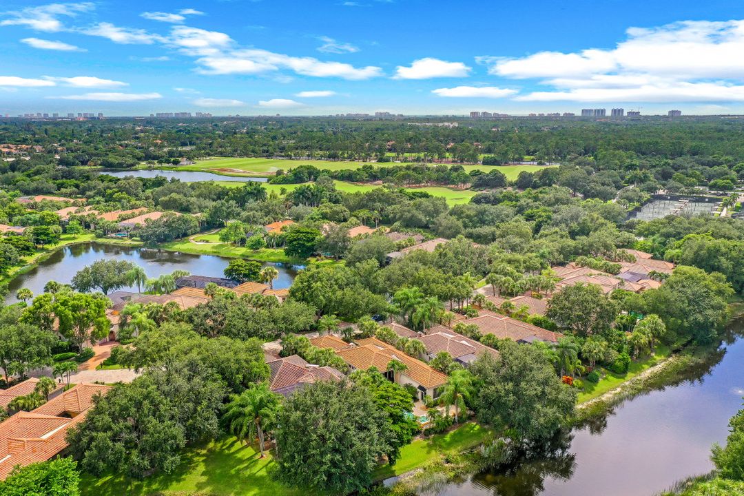 15655 Villoresi Way, Naples, FL 34110