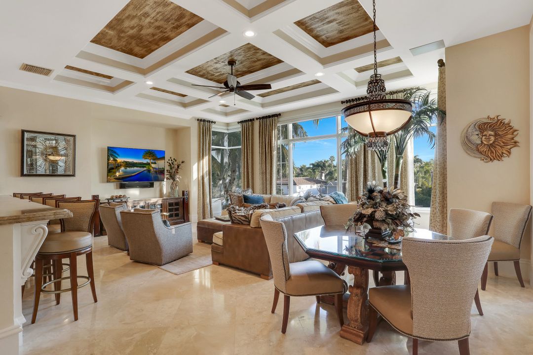 172 Seabreeze Ave, Naples, FL 34108