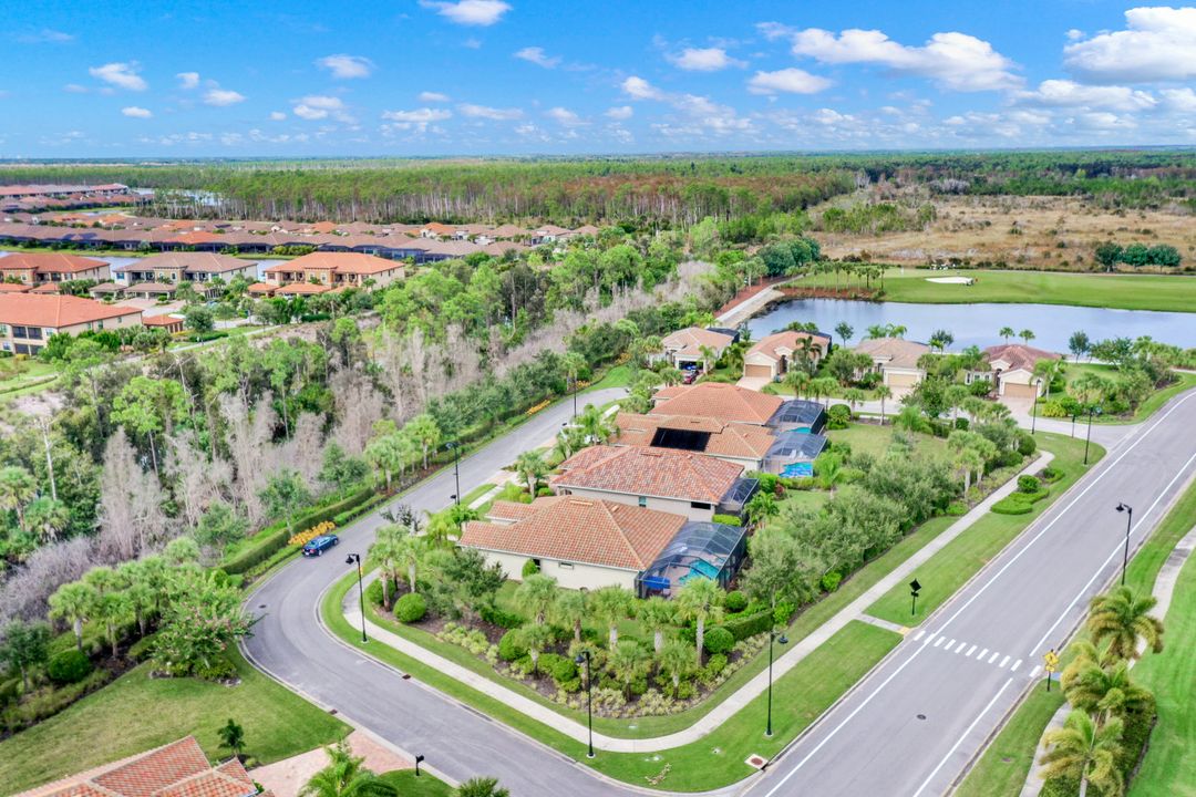 9574 Coquina Cir, Naples, FL 34120