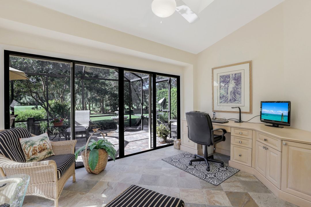 6627 Trident Way, Naples, FL 34108