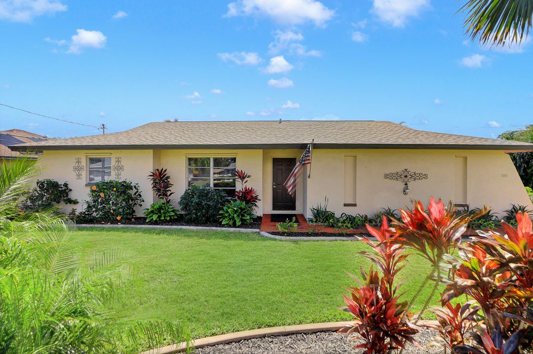 1302 SE 15th St, Cape Coral, FL 33990