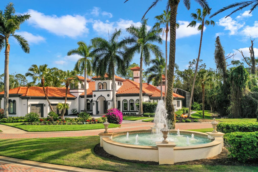 4642 Idylwood Ln, Naples, FL 34119