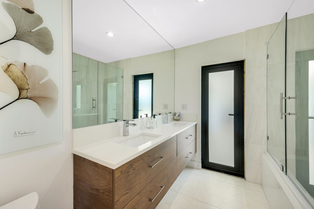 70 Thorncrest Ln, Naples, FL 34113