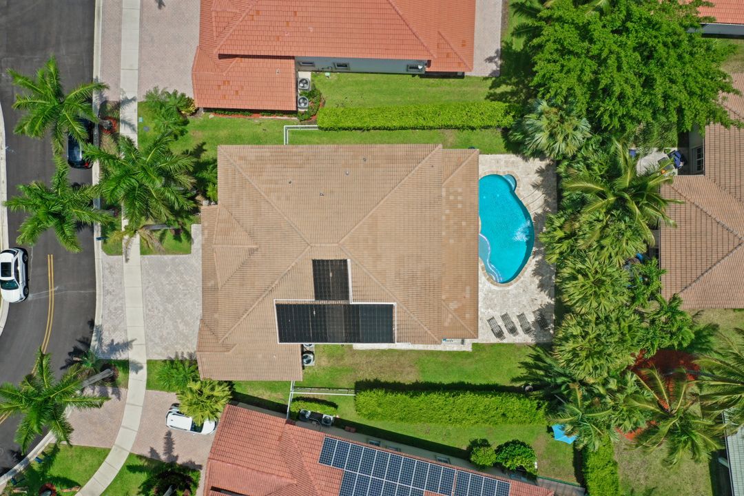 1886 Hidden Trail Ln, Weston, FL 33327