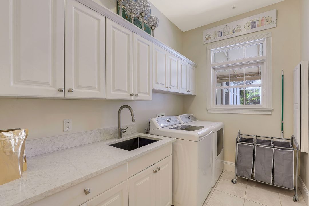 5760 Golden Oaks Ln, Naples, FL 34119