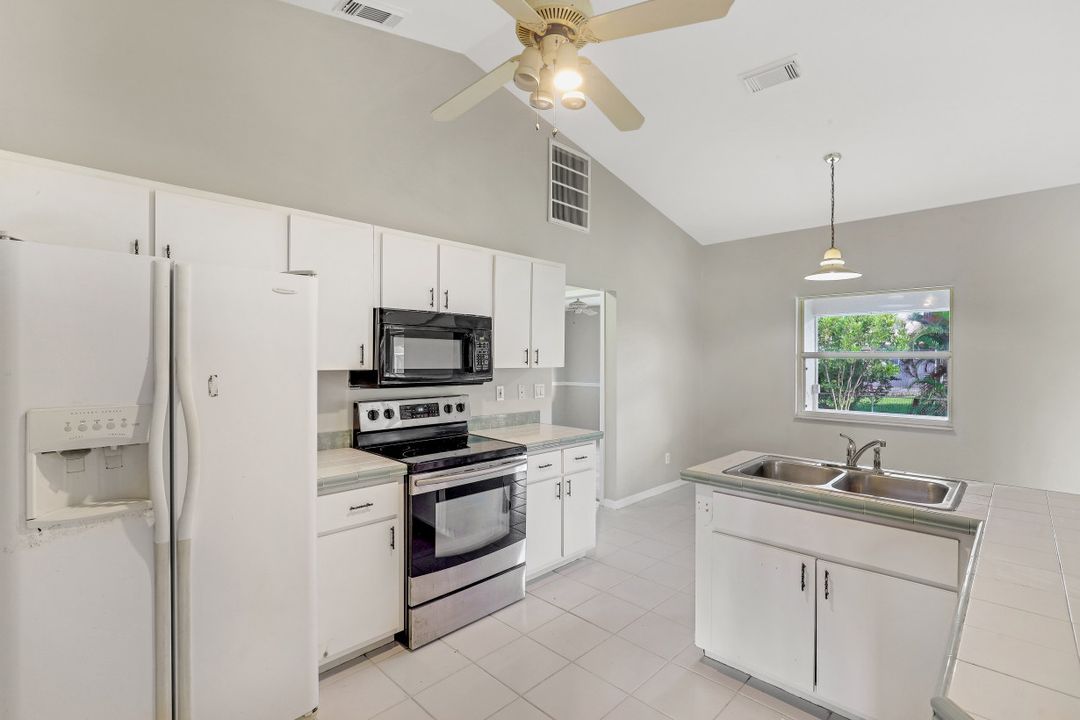 1923 SW 48th Ln, Cape Coral, FL 33914