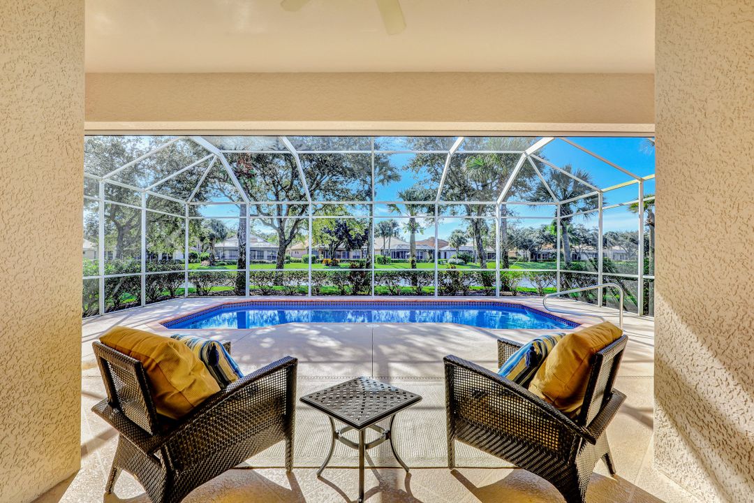 6474 Waverly Green Way, Naples, FL 34110