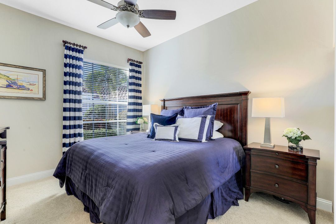 5500 Freeport Ln, Naples, FL 34119