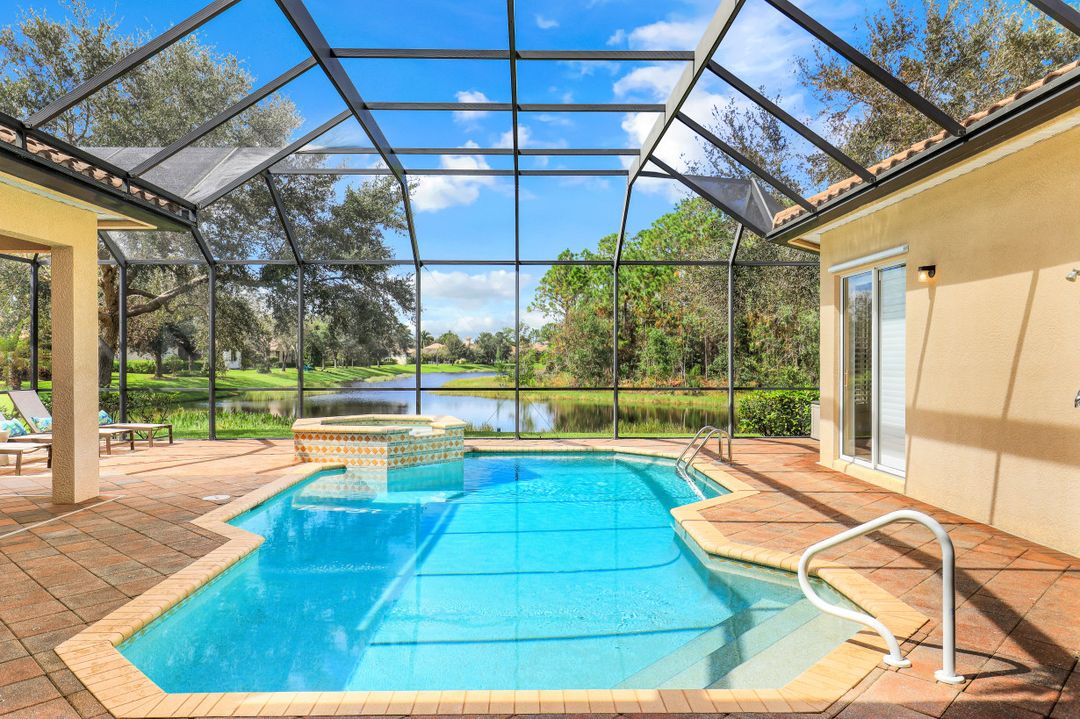 919 Tivoli Ct, Naples, FL 34104