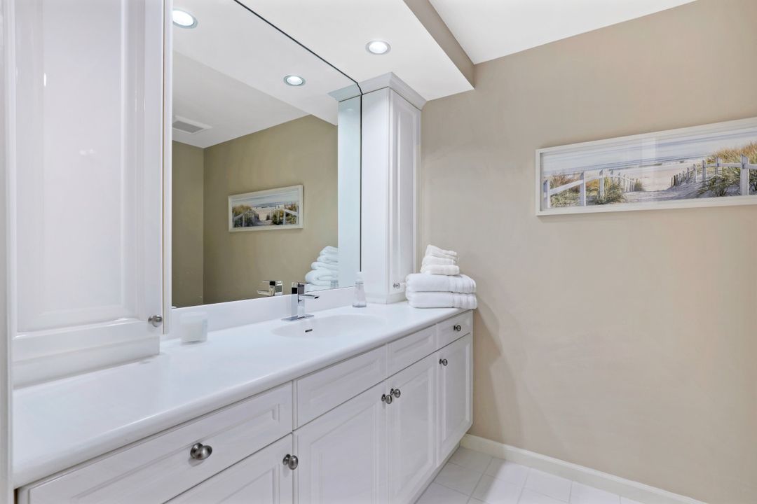 9811 Gulf Shore Dr, Naples, FL 34108