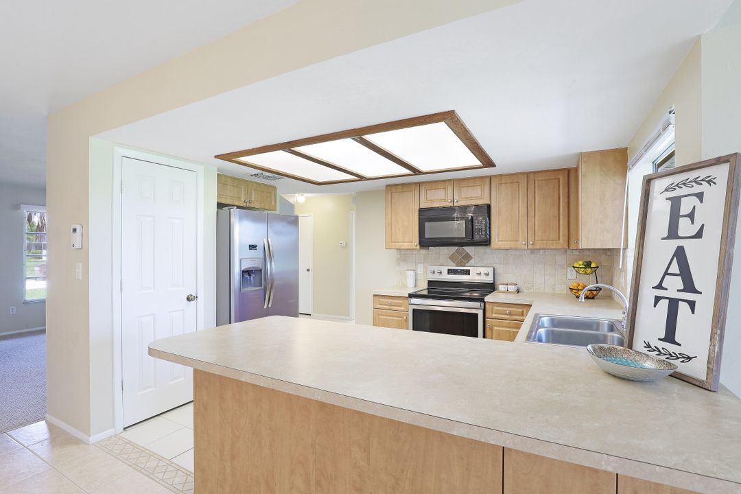 1832 SE Van Loon Terrace, Cape Coral, FL 33990