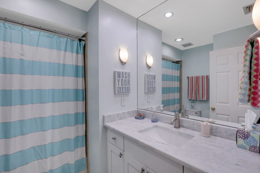 9101 Vanderbilt Dr #1-302, Naples, FL 34108