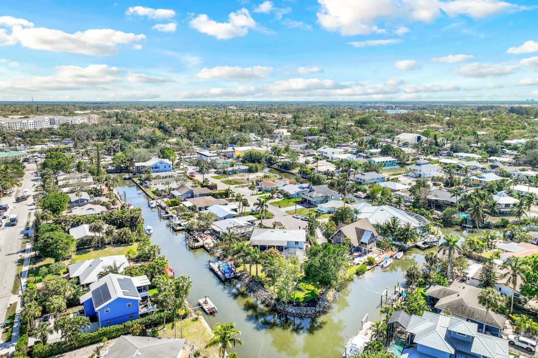 2631 Shoreview Dr, Naples, FL 34112