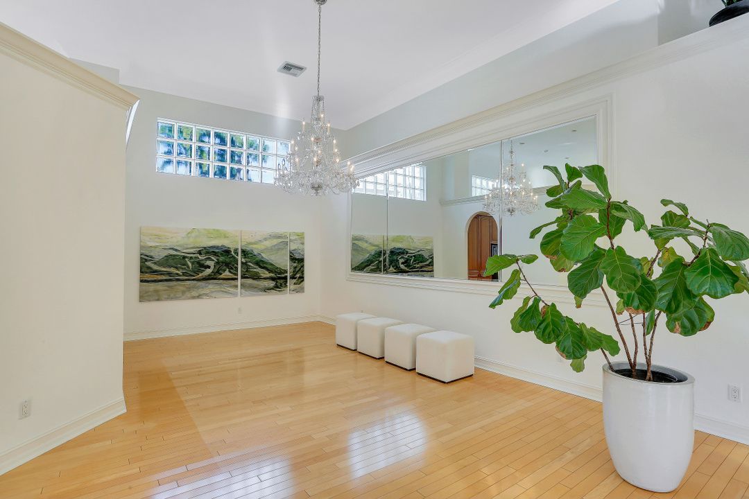 1108 Grand Isle Dr, Naples, FL 34108