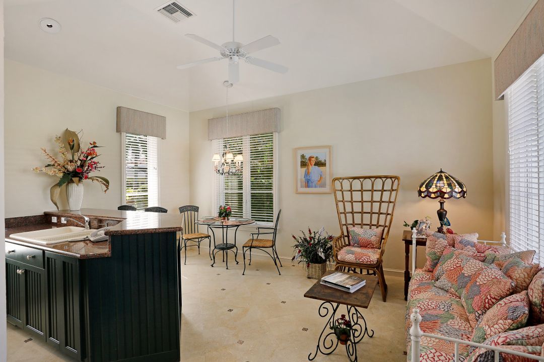 185 Cheshire Way, Naples, FL 34110