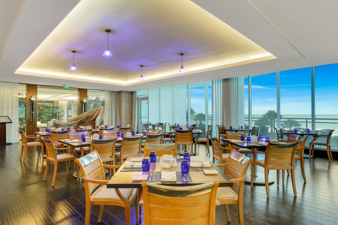 11125 Gulf Shore Dr #701, Naples, FL 34108