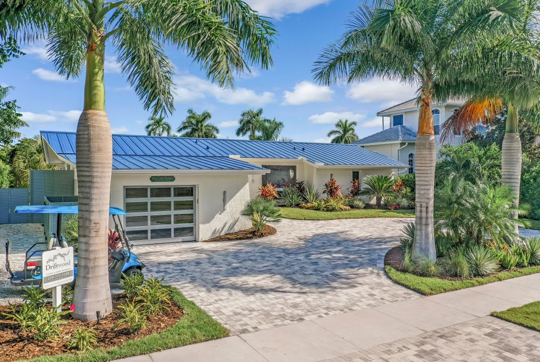 818 Perrine Ct, Marco Island, FL 34145