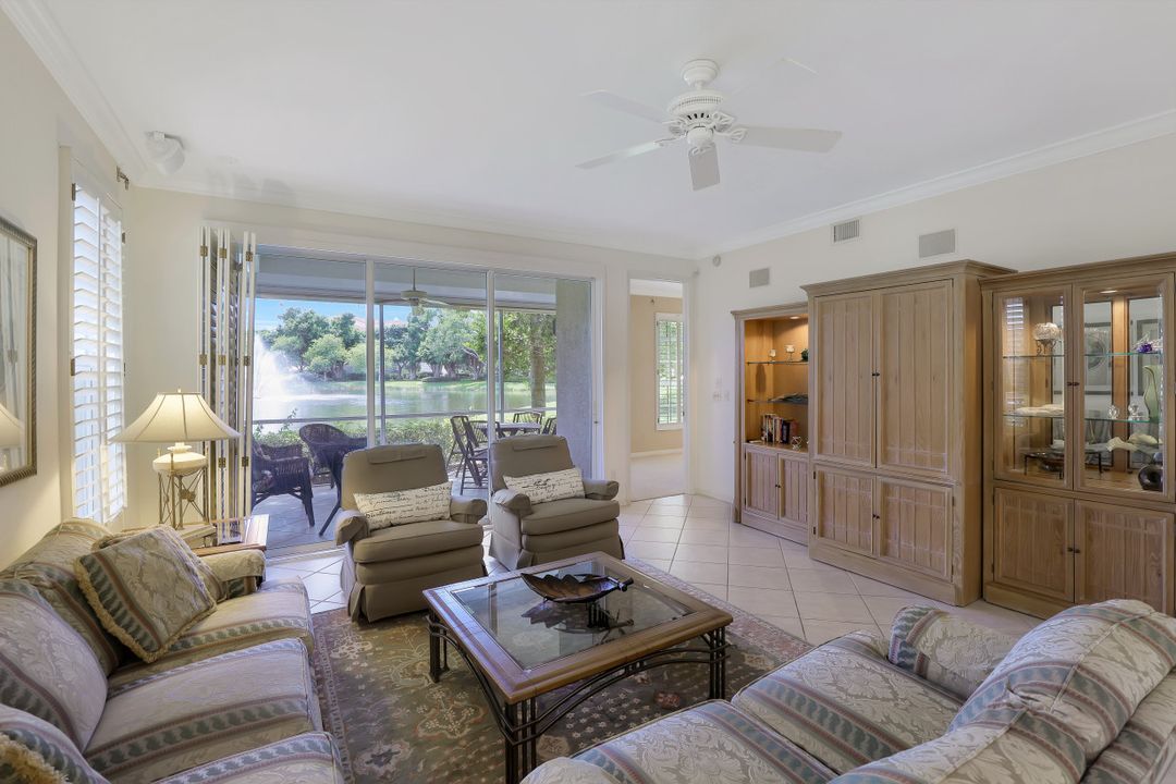 1825 Seville Blvd #811, North Naples, FL 34109