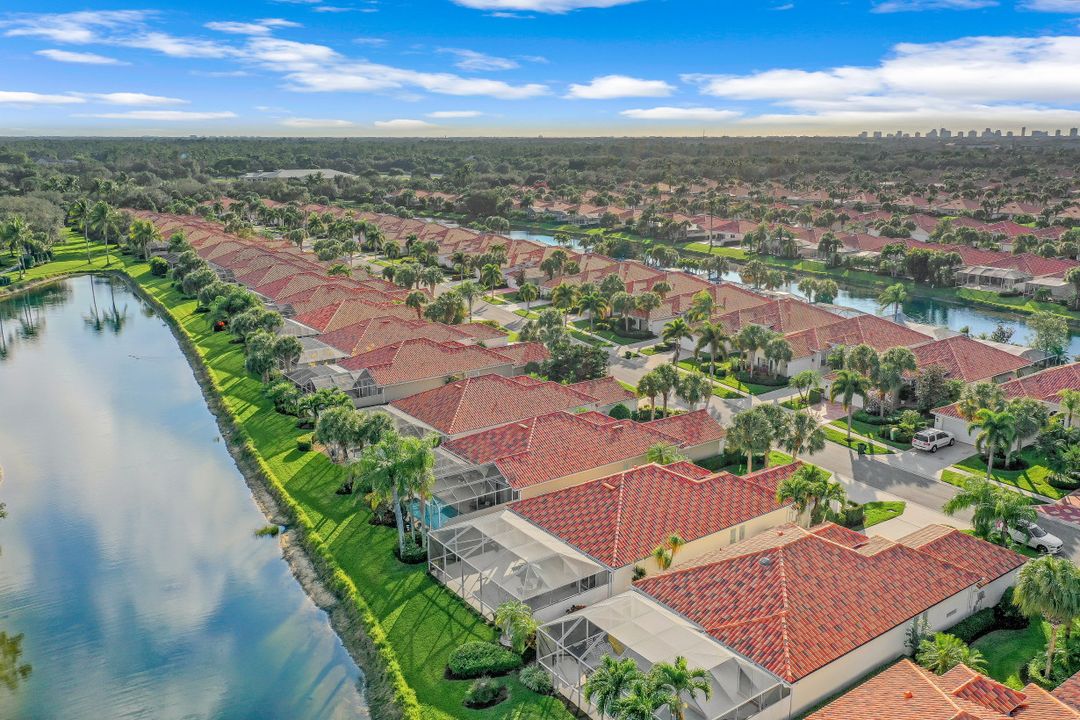 4462 Novato Ct, Naples, FL 34109