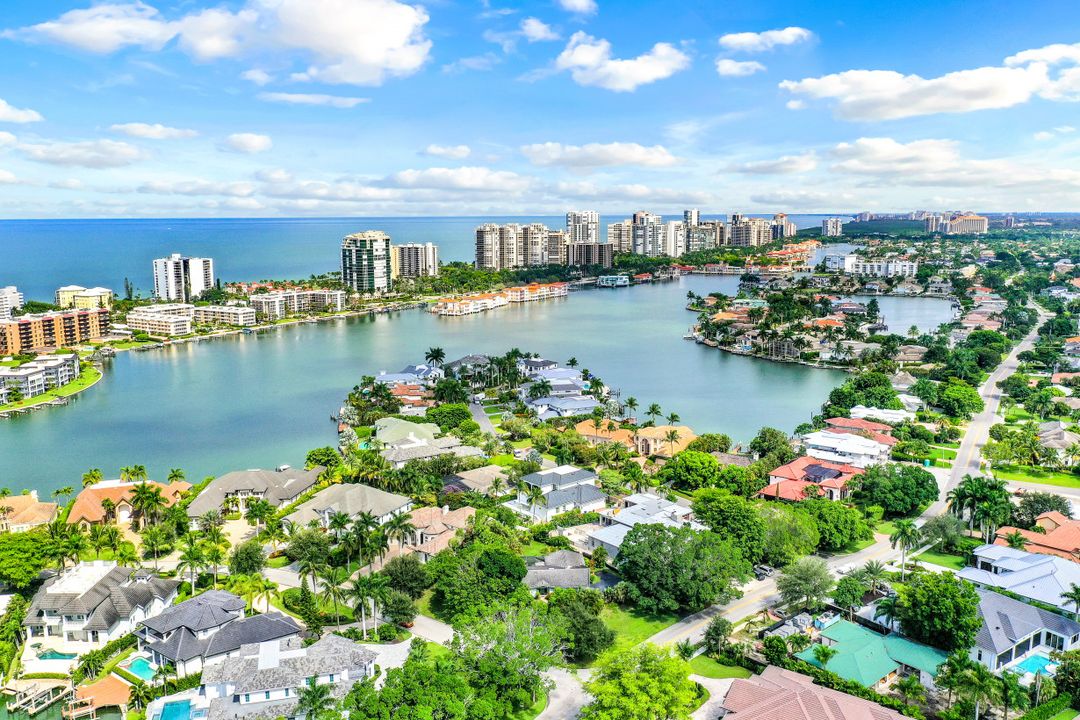 3225 Crayton Rd, Naples, FL 34103