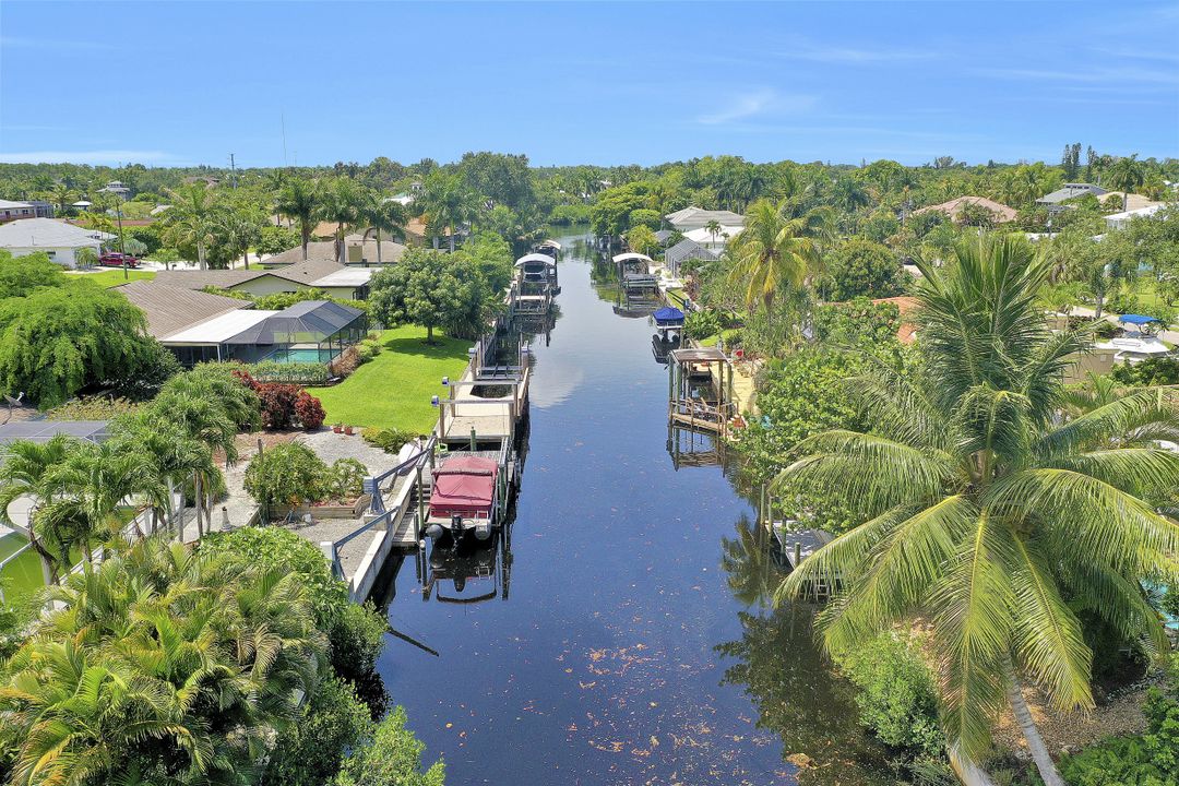 27031 Homewood Dr, Bonita Springs, FL 34135