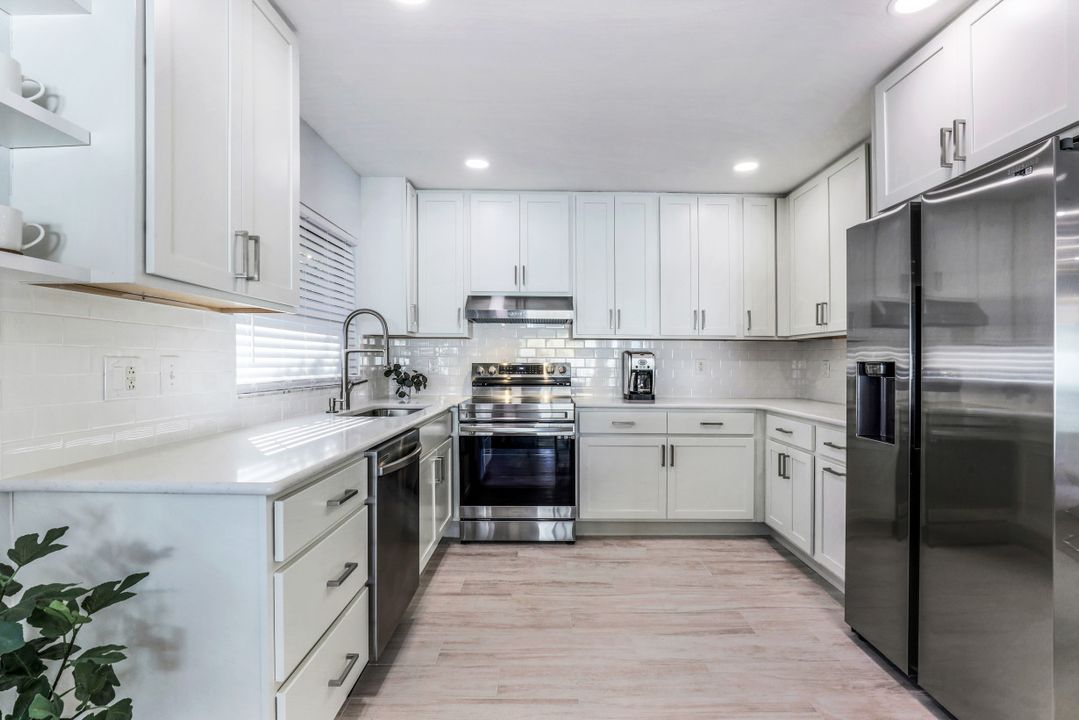 703 92nd Ave N, Naples, FL 34108