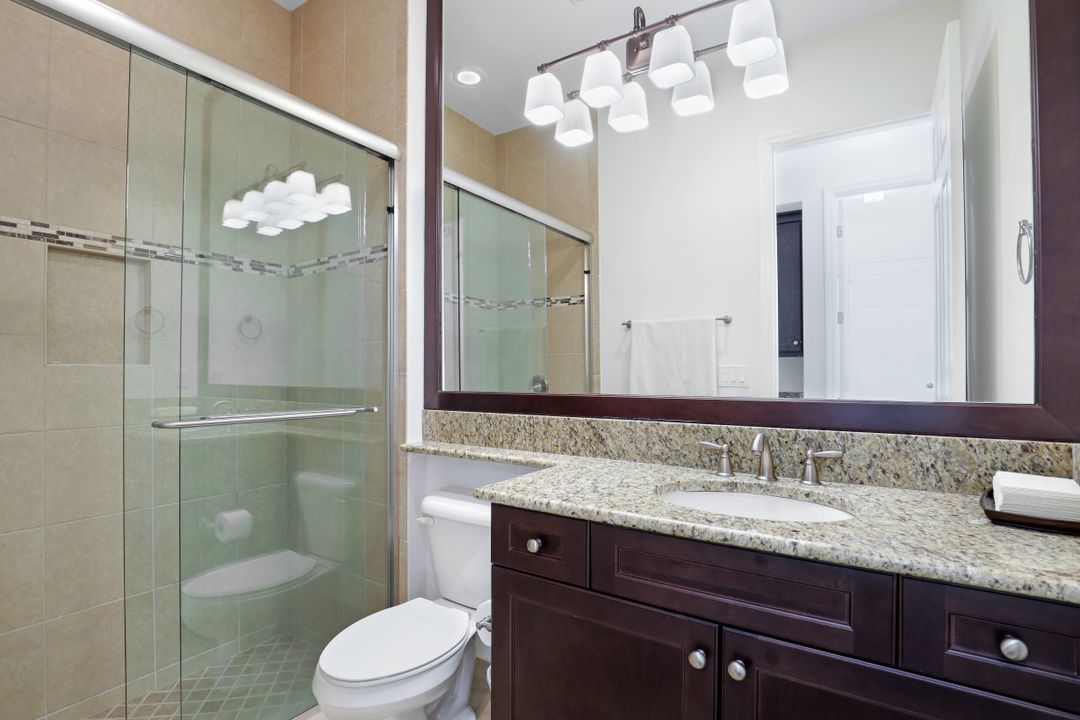 13719 Luna Dr, Naples, FL 34109