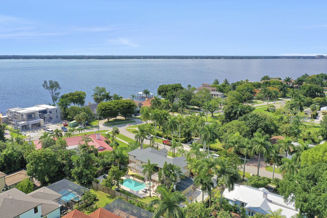 1320 Alcazar Ave, Fort Myers, FL 33901