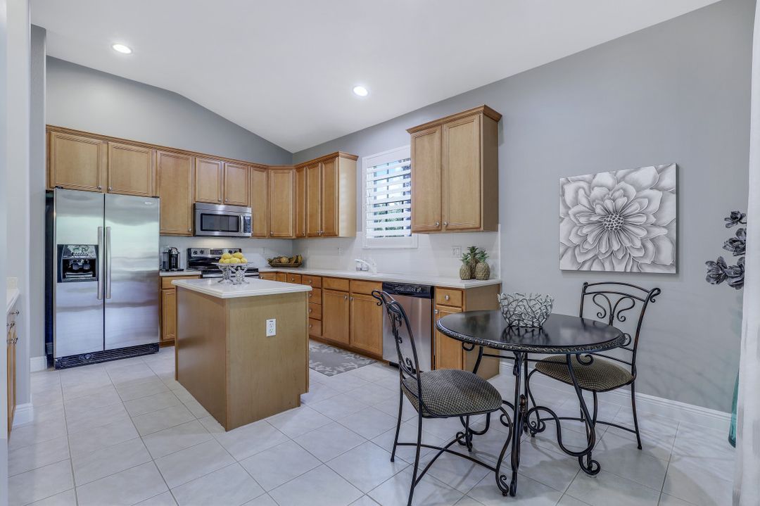 4810 Shinnecock Hills Ct, Naples, FL 34112