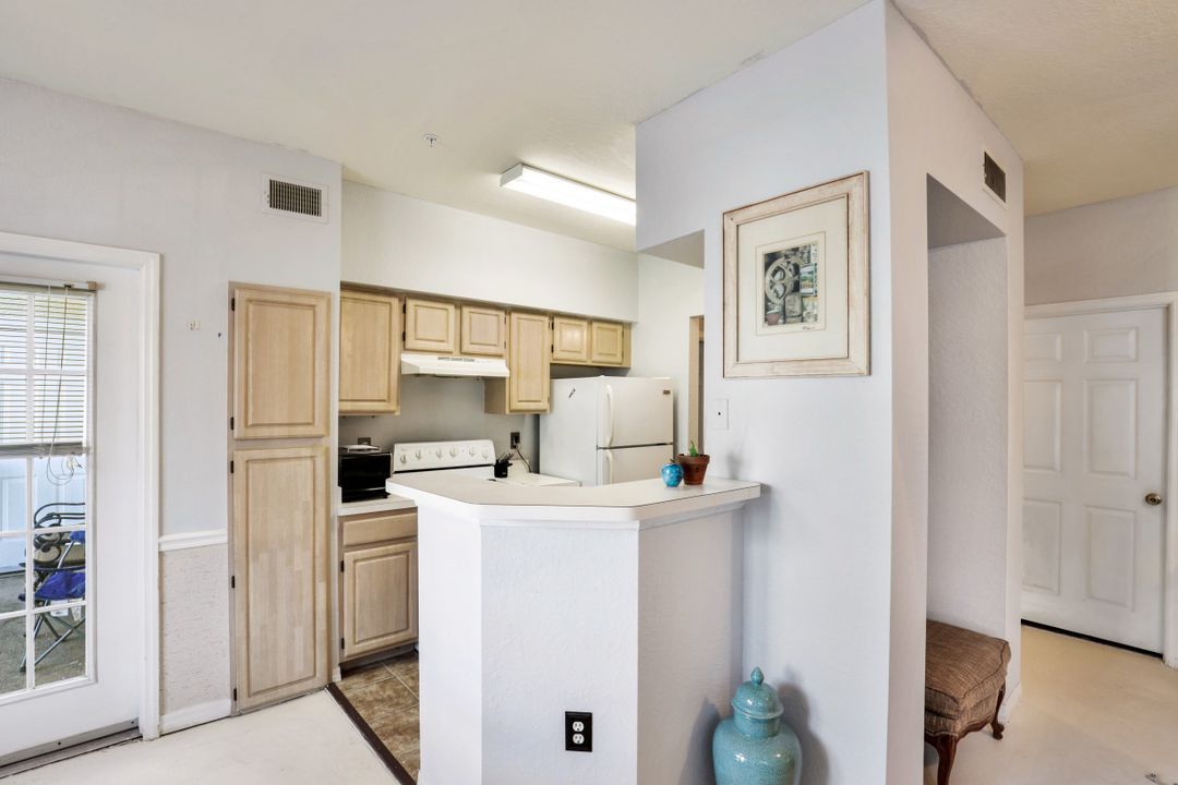 23600 Walden Center Dr #202, Estero, FL 34134