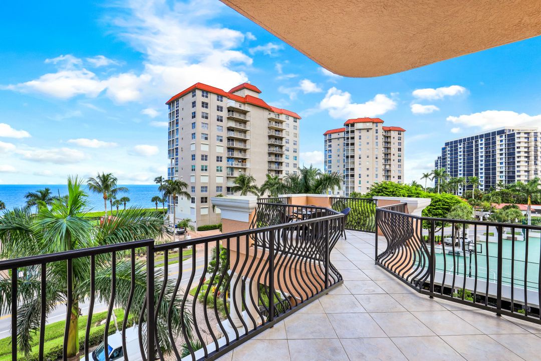 10620 Gulf Shore Dr #401, Naples, FL 34108