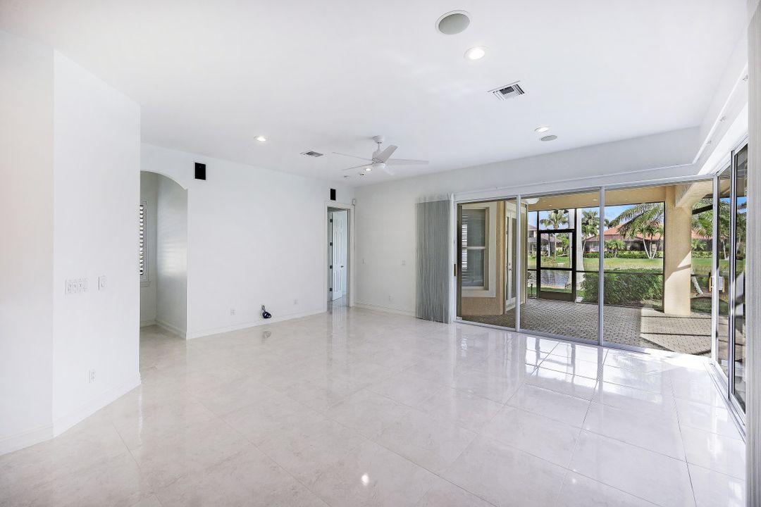 4899 Rustic Oaks Cir, Naples, FL 34105