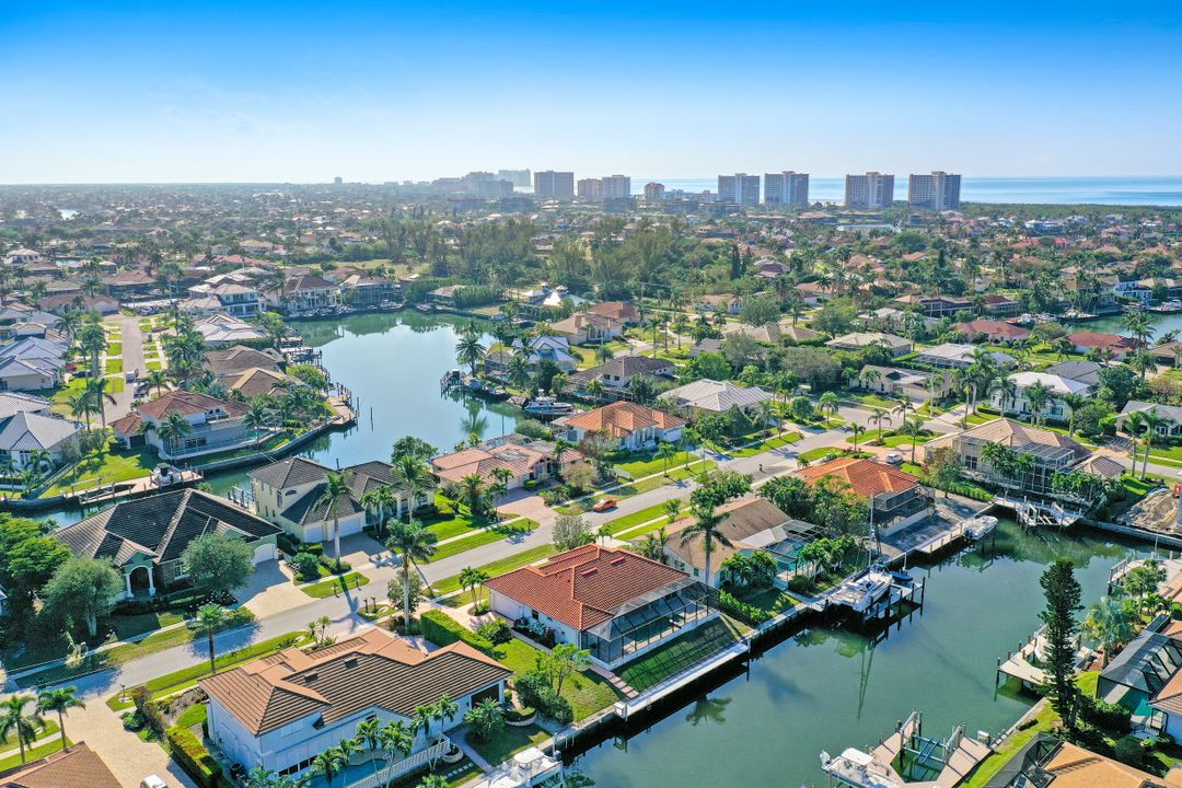 718 Nautilus Ct, Marco Island, FL 34145