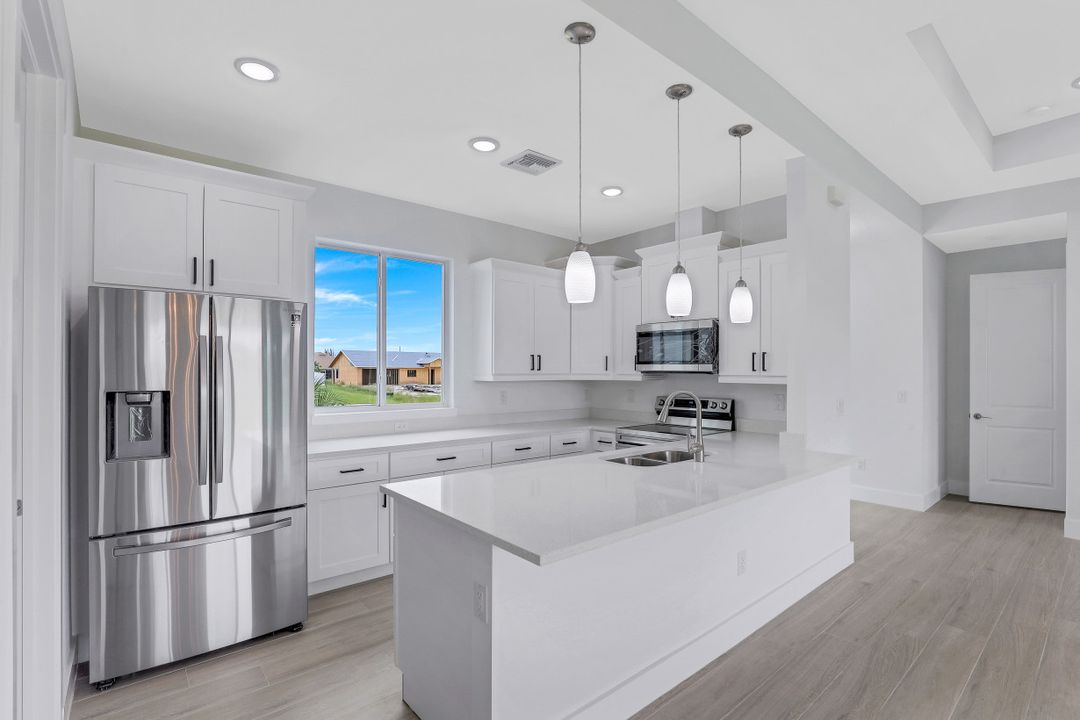 1340 S Gator Cir, Cape Coral, FL 33909