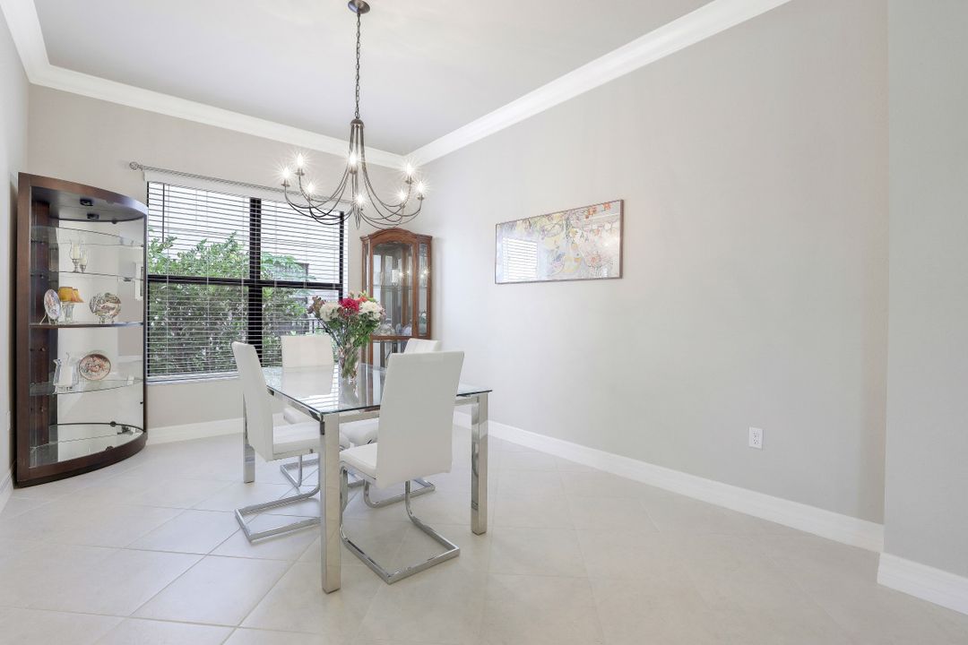 4554 Luminary Ave, Naples, FL 34119