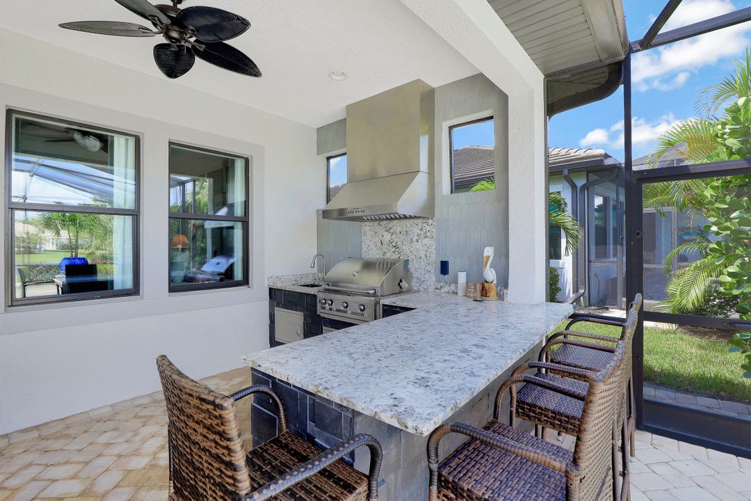 2155 Antigua Ln, Naples, FL 34120