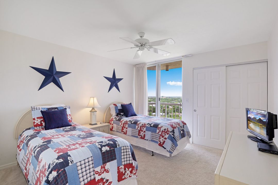 40 Seagate Dr #1101, Naples, FL 34103