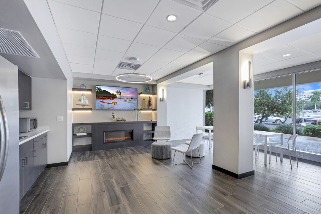 1 Bluebill Ave, Naples, FL 34108