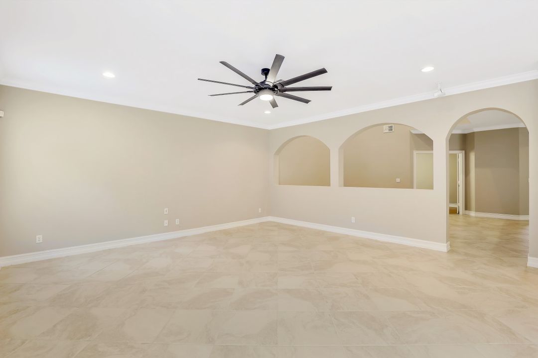 10237 S Silver Palm Dr, Estero, FL 33928