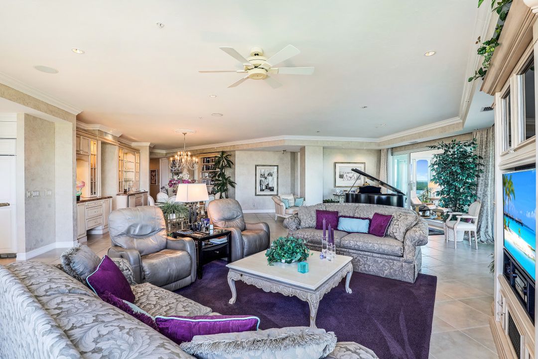 4811 Island Pond Ct #905, Bonita Springs, FL 34134