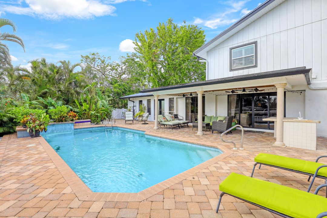 1030 Aqua Ln, Fort Myers, FL 33919