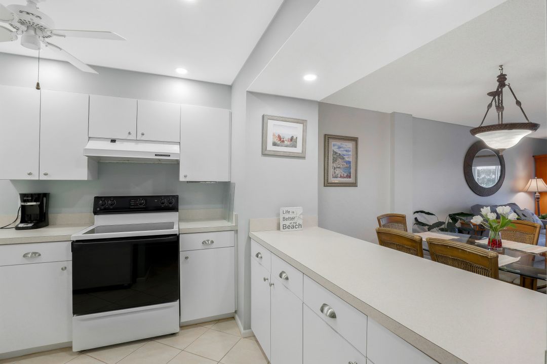 1 Bluebill Ave #306, Naples, FL 34108