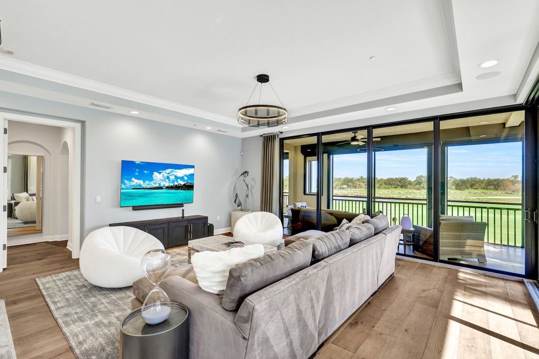 2538 Marquesa Royale Ln  #102, Naples, FL 34109