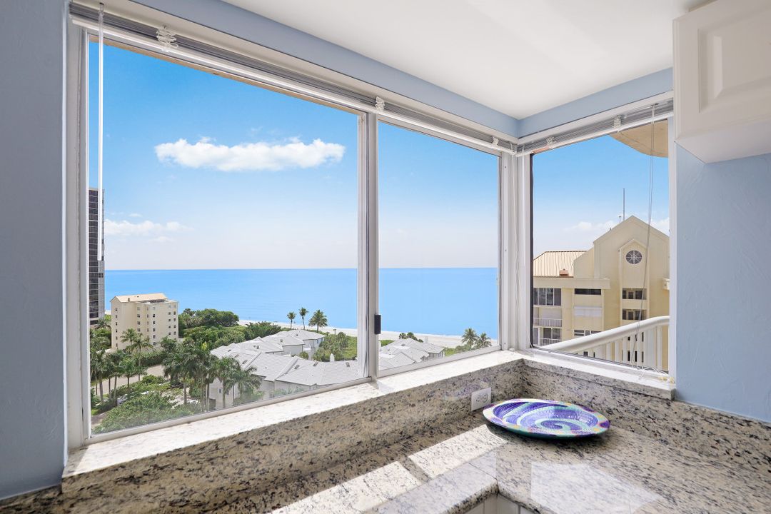 40 Seagate Dr #1101, Naples, FL 34103