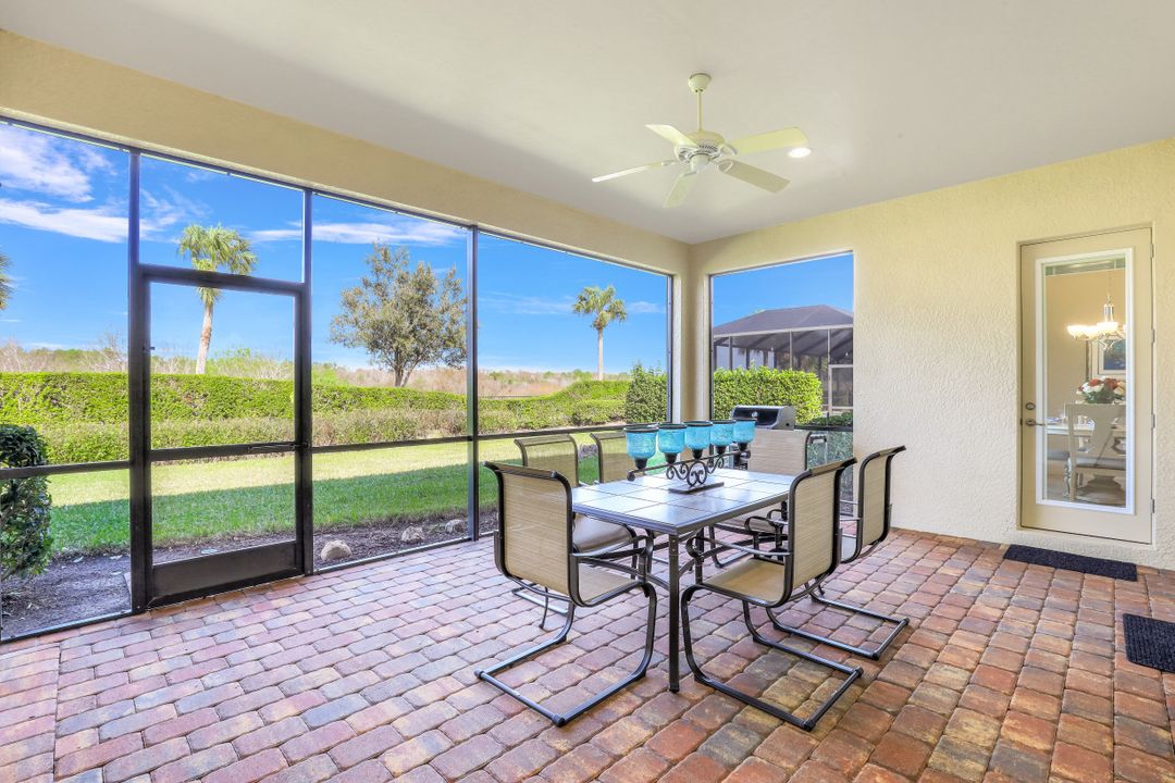 9319 Fieldstone Ln, Naples, FL 34120