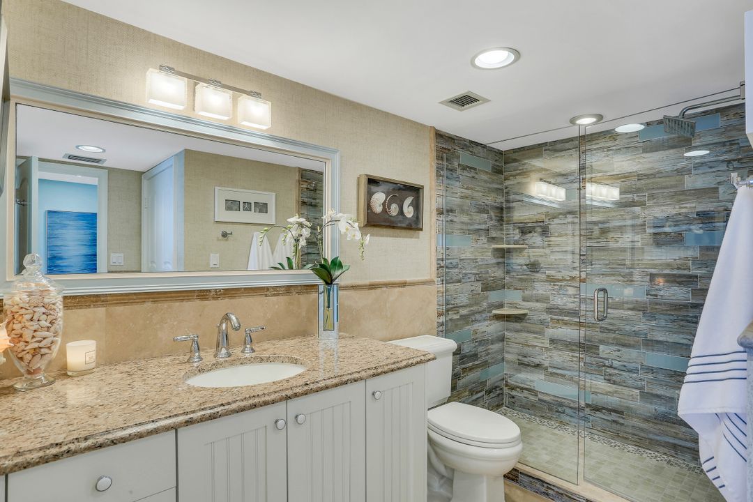 2171 Gulf Shore Blvd N #702, Naples, FL 34102