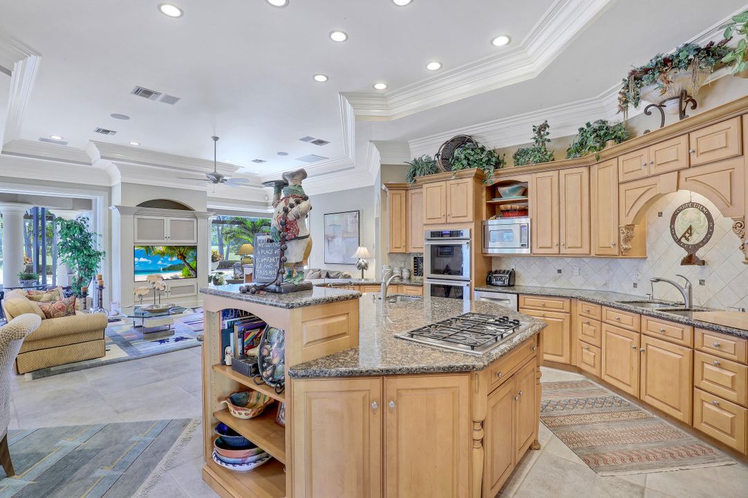 2904 Indigobush Way, Naples, FL 34105