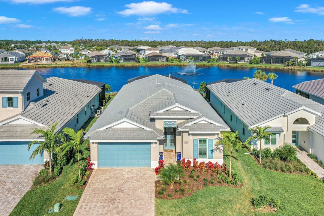 8961 Mustique Ln, Naples, FL 34114