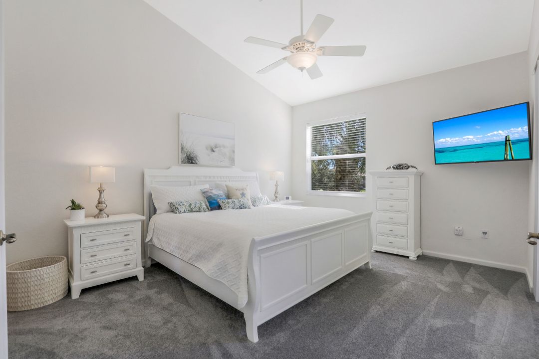 6682 Alden Woods Cir #202, Naples, FL 34113